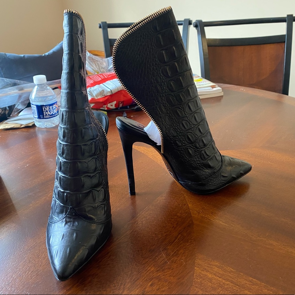 IAMJENNIFERLE BLACK CAIMAN BOOTIE